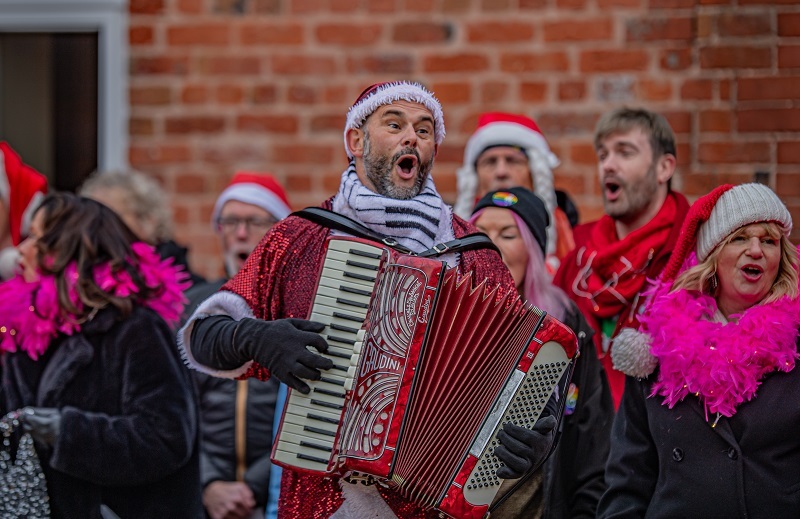 A special royal carol concert takes place at Chester Zoo to help families make memories this Christmas.